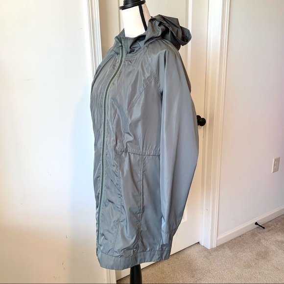 ATHLETIC WORKS Hooded Kids’ Lightweight Rain Jacket—SZ. L (12-14) - Picture 4 of 15